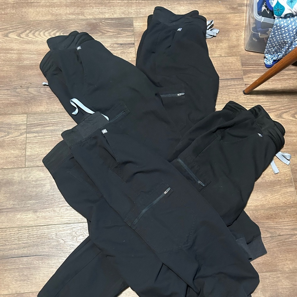 4 pairs Zamora FIGS jogger scrub pants